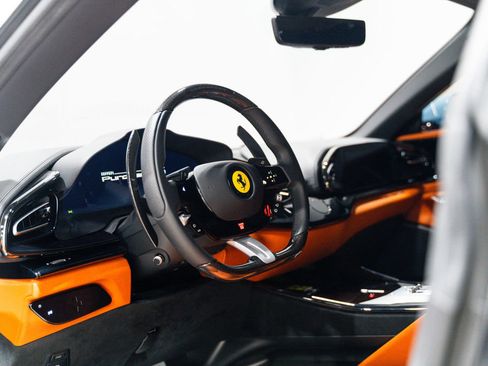 Used 2025 Ferrari Purosangue AWD/4WD image 6