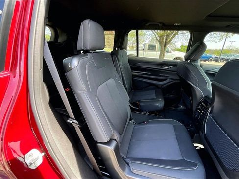 Used 2024 Jeep Grand Cherokee L Laredo w/ Luxury Tech Group I image 24