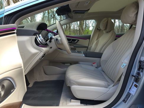 Used 2023 Mercedes-Benz EQS 580 4MATIC Sedan image 11