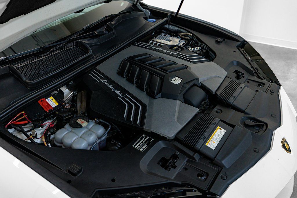 Used 2021 Lamborghini Urus AWD/4WD image 40