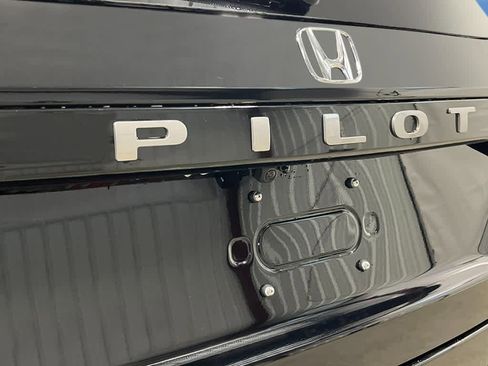 New 2026 Honda Pilot EX-L image 8