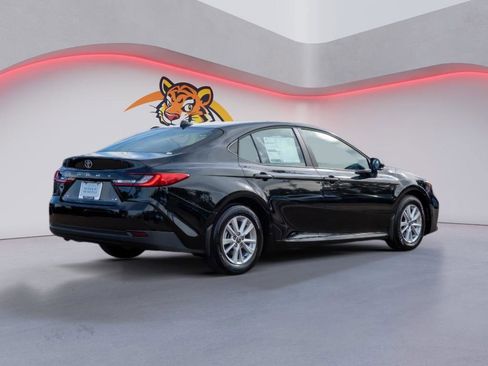 New 2026 Toyota Camry LE image 5