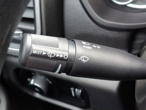 Used 2024 RAM 2500 Tradesman w/ Chrome Appearance Group image 25