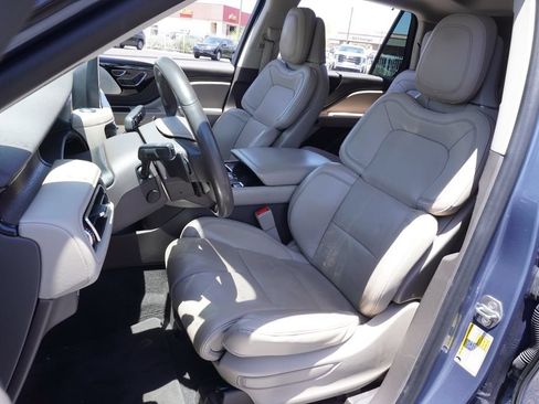 Used 2021 Lincoln Aviator Reserve w/ Equipment Group 202A AWD/4WD image 16