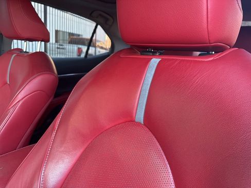 Used 2018 Toyota Camry XSE image 8