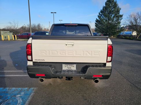 Used 2025 Honda Ridgeline Black Edition image 6