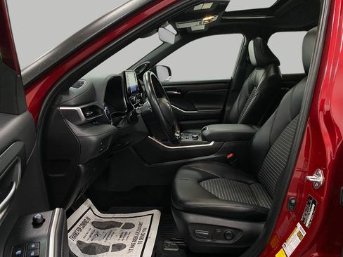 Used 2021 Toyota Highlander XSE image 31