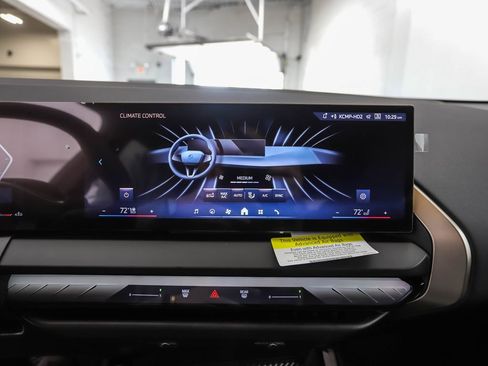 New 2025 BMW X3 xDrive30i w/ Premium Package image 18