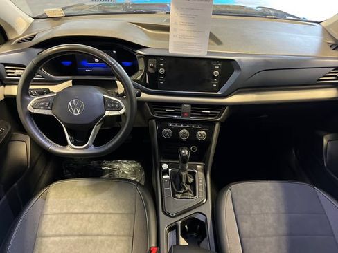 Certified 2023 Volkswagen Taos SE w/ Panoramic Sunroof Package FWD image 18