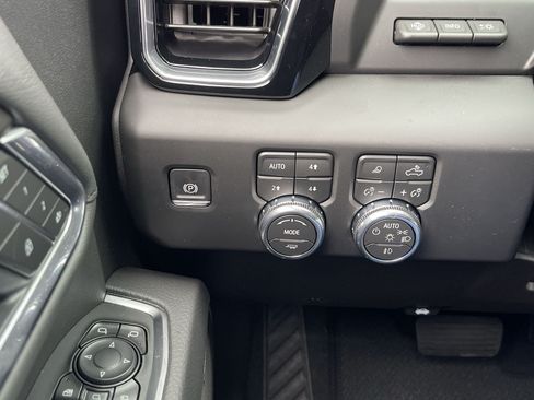 New 2026 GMC Sierra 3500 Denali w/ Denali Reserve Package AWD/4WD image 53