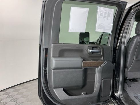 Used 2022 GMC Sierra 2500 Denali w/ Denali Black Diamond Edition image 30