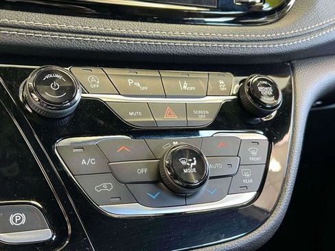 Certified 2021 Chrysler Pacifica Touring-L w/ S Appearance Package FWD image 28