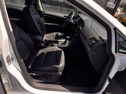 Used 2015 Volkswagen Golf S FWD image 27