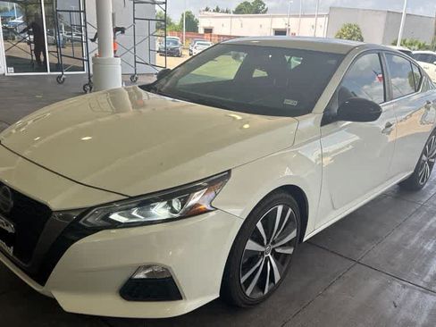 Used 2019 Nissan Altima 2.5 SR FWD image 1