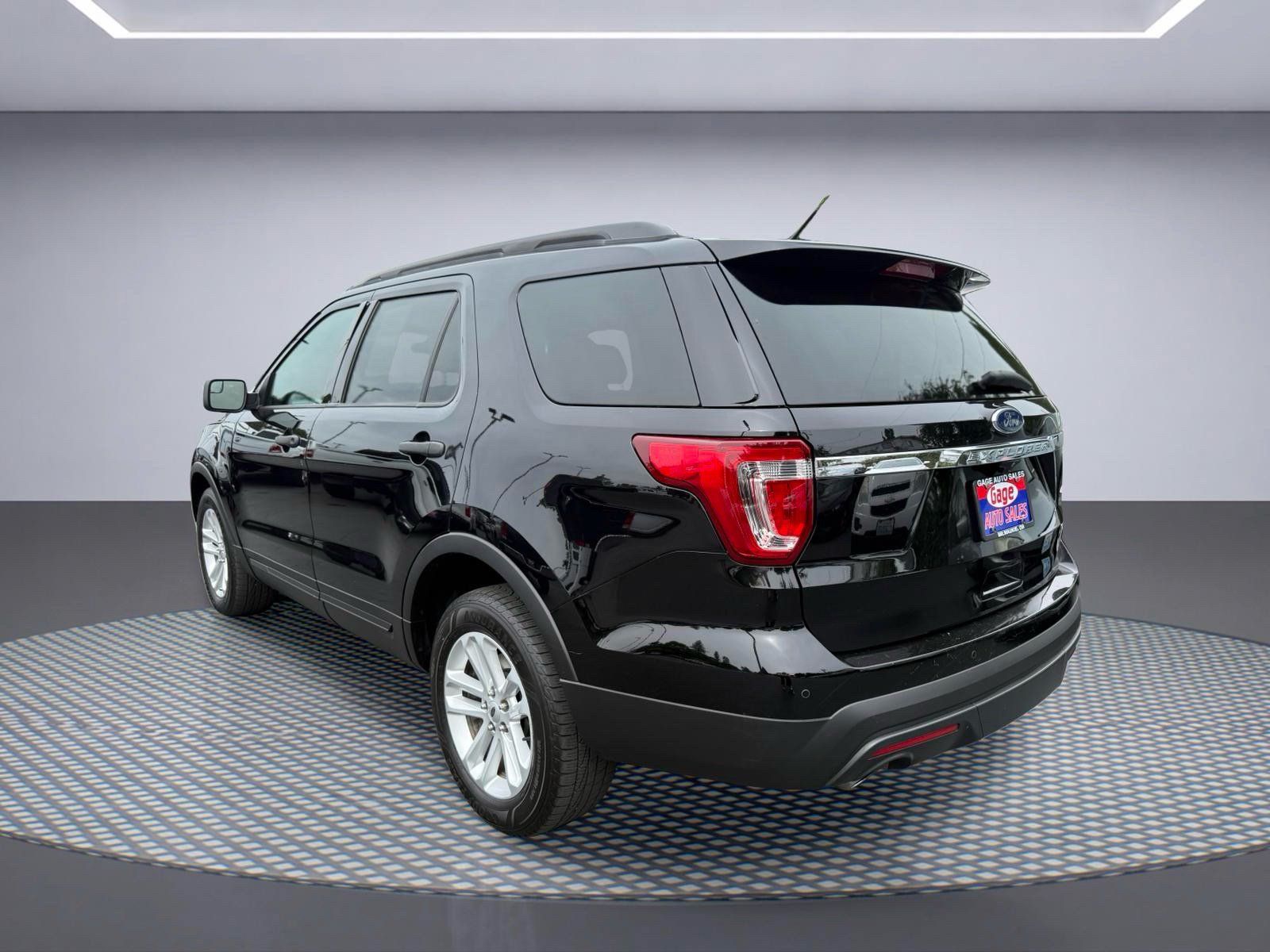 Used 2017 Ford Explorer 4WD image 4