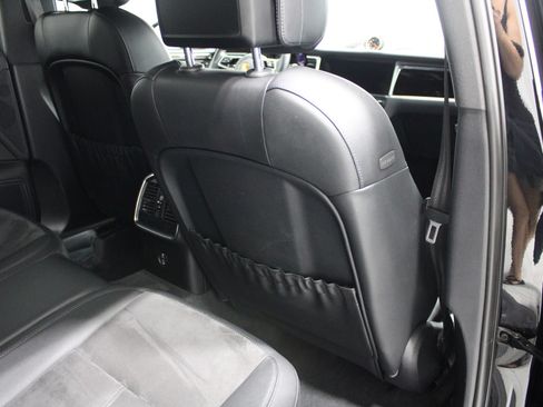 Used 2021 Porsche Macan S AWD/4WD image 22