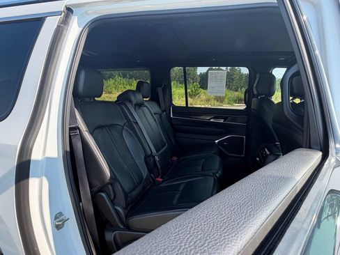 Used 2023 Jeep Wagoneer L 4WD w/ Premium Group I image 45