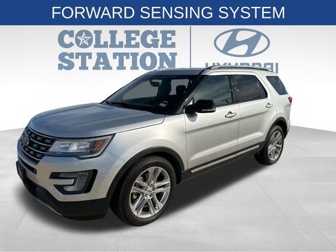 Used 2016 Ford Explorer XLT w/ Equipment Group 202A image 8