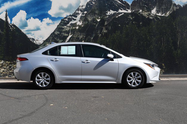 Certified 2025 Toyota Corolla LE FWD image 2