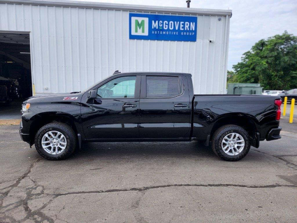 Used 2025 Chevrolet Silverado 1500 RST w/ Z71 Off-Road Package AWD/4WD image 2