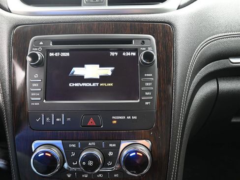 Used 2017 Chevrolet Traverse LT image 16