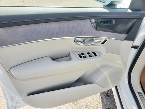 New 2026 Volvo XC90 T8 Ultra w/ Protection Package Premier AWD/4WD image 10