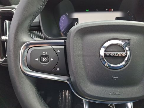 Certified 2023 Volvo XC40 B5 Plus w/ Protection Package Premier AWD/4WD image 23