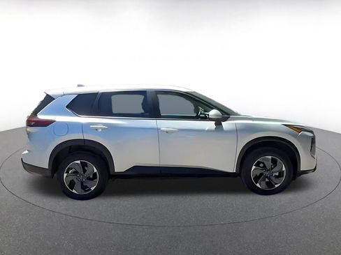 Used 2025 Nissan Rogue SV AWD/4WD image 15