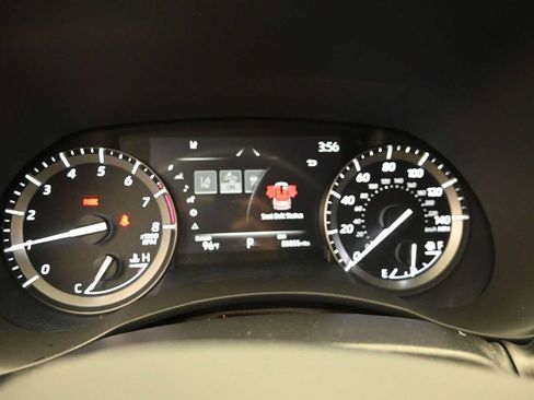 Used 2021 Toyota Highlander XSE AWD/4WD image 18