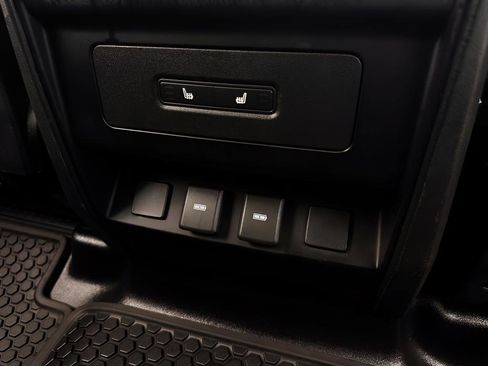 Used 2023 Land Rover Defender 110 X AWD/4WD image 18