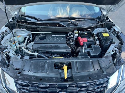 Used 2022 Nissan Rogue SV image 31