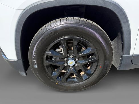 Used 2020 Chevrolet Traverse LT w/ Driver Confidence II Package image 9