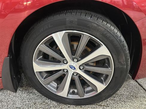 Used 2017 Subaru Legacy 2.5i Limited AWD/4WD image 9