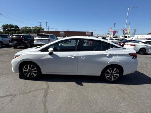 Used 2023 Nissan Versa SV FWD image 6