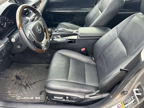 Used 2015 Lexus ES 350 w/ Luxury Package FWD image 16