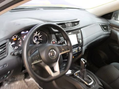 Used 2018 Nissan Rogue SV AWD/4WD image 14