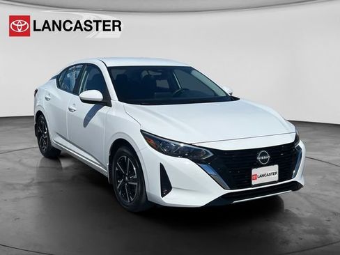 Used 2025 Nissan Sentra SV image 1