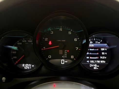 Used 2020 Porsche Macan AWD/4WD image 22