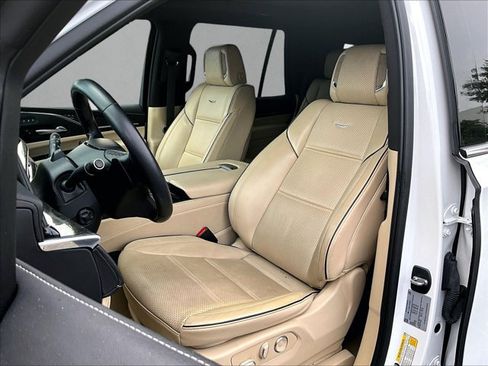 Used 2023 Cadillac Escalade Premium Luxury w/ Performance Package AWD/4WD image 27