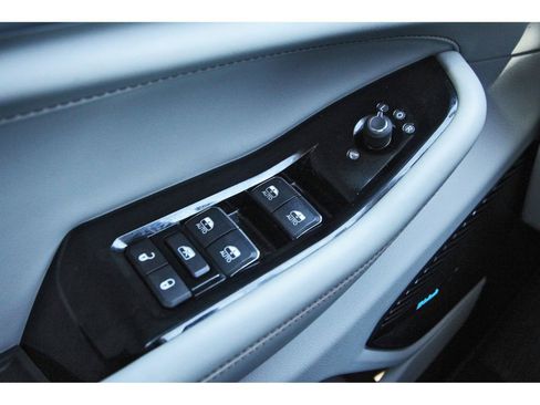 Used 2021 Jeep Grand Cherokee L Overland w/ Luxury Tech Group IV image 23