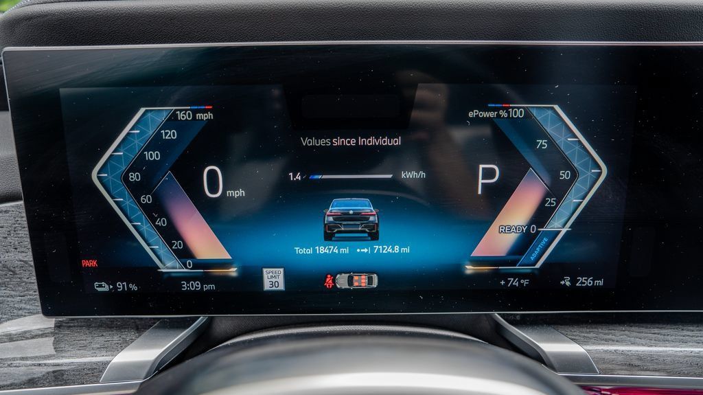 Used 2023 BMW i7 xDrive60 AWD/4WD image 9