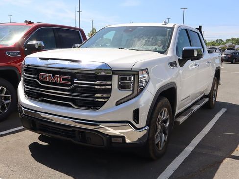Certified 2022 GMC Sierra 1500 SLT image 1