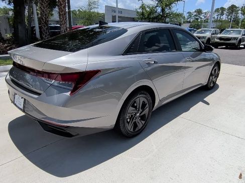 Certified 2023 Hyundai Elantra SEL FWD image 6
