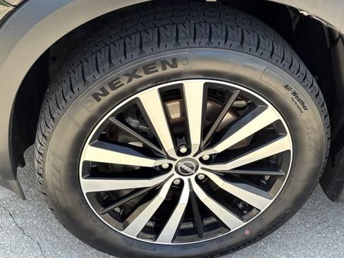Used 2024 Nissan Pathfinder Platinum AWD/4WD image 14