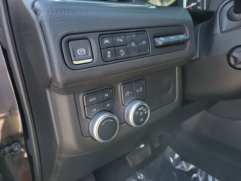 Used 2021 GMC Yukon Denali w/ Denali Premium Package image 26