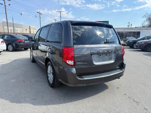 Used 2015 Dodge Grand Caravan SE w/ Quick Order Package 29E SE image 3