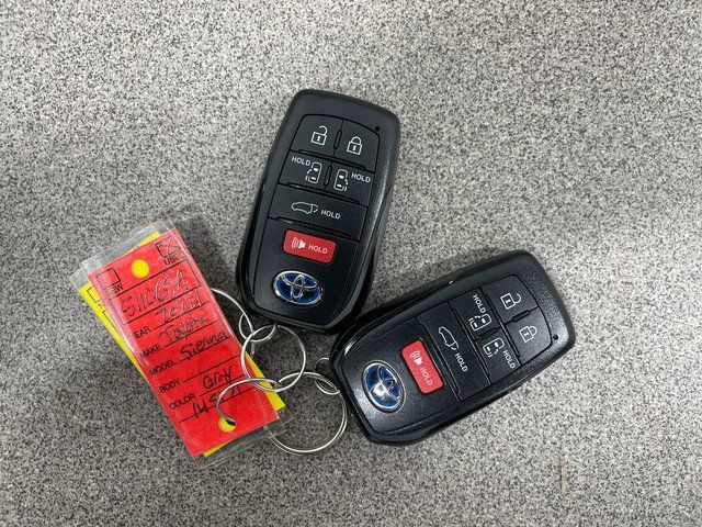 Used 2024 Toyota Sienna XLE w/ XLE Plus Package AWD/4WD image 26