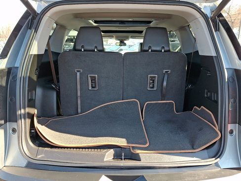 Used 2023 GMC Acadia AT4 w/ Technology Package image 32