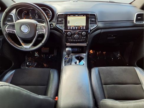 Used 2022 Jeep Grand Cherokee Laredo X image 13