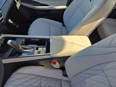 New 2026 Nissan Sentra SL w/ Floor Mat Package image 33